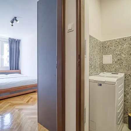 Apartament Mokotow Wierzbno アパート